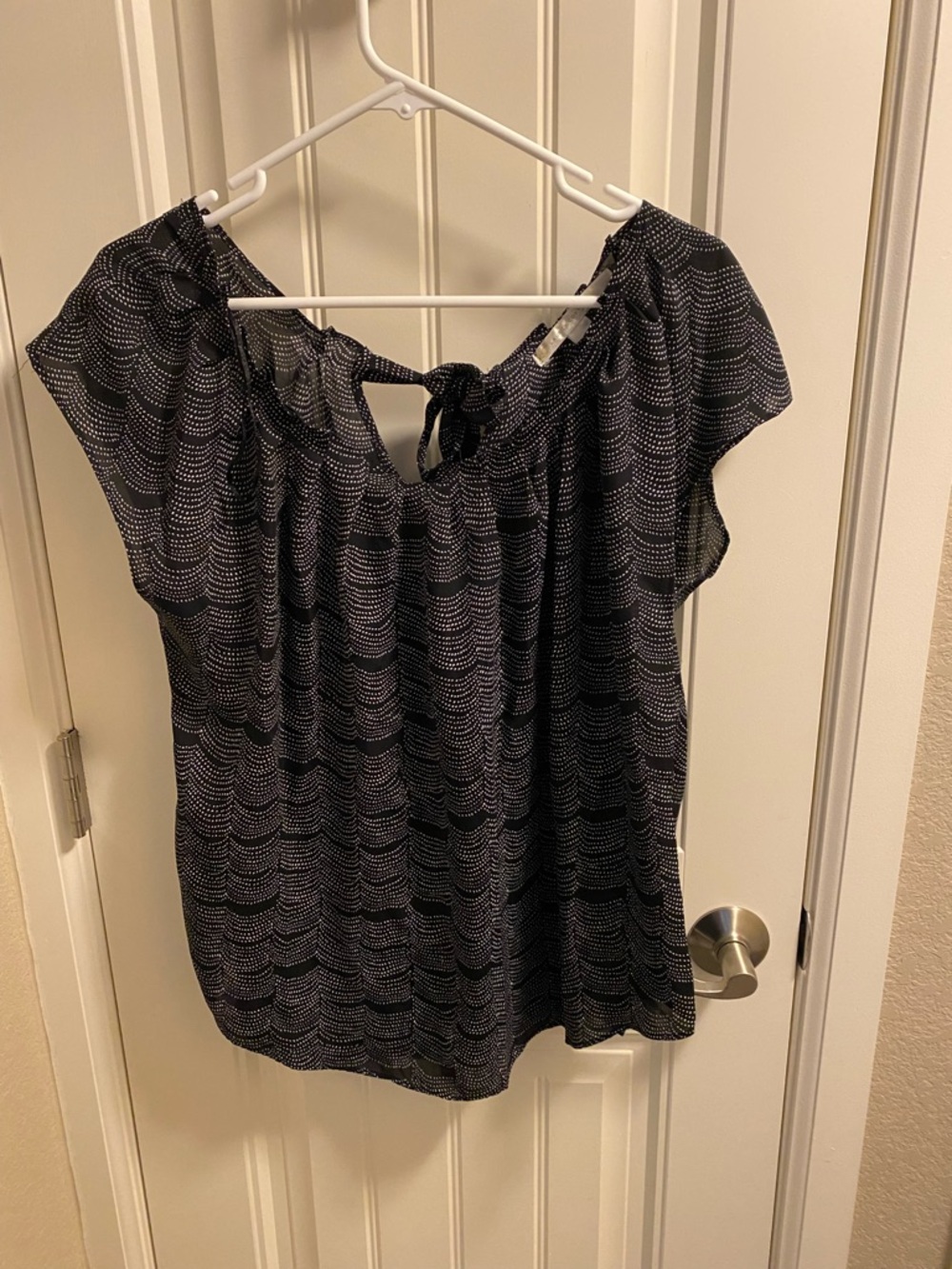 LC Lauren Conrad L Top Black White Tie Neck Blouse Large Shirt Lg Read Descripti